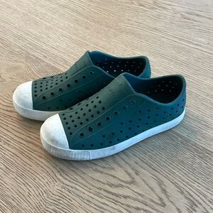 Boys Natives, size 2 youth, hunter green